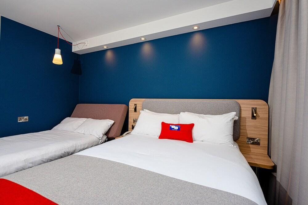 Express By Ihg Hotel