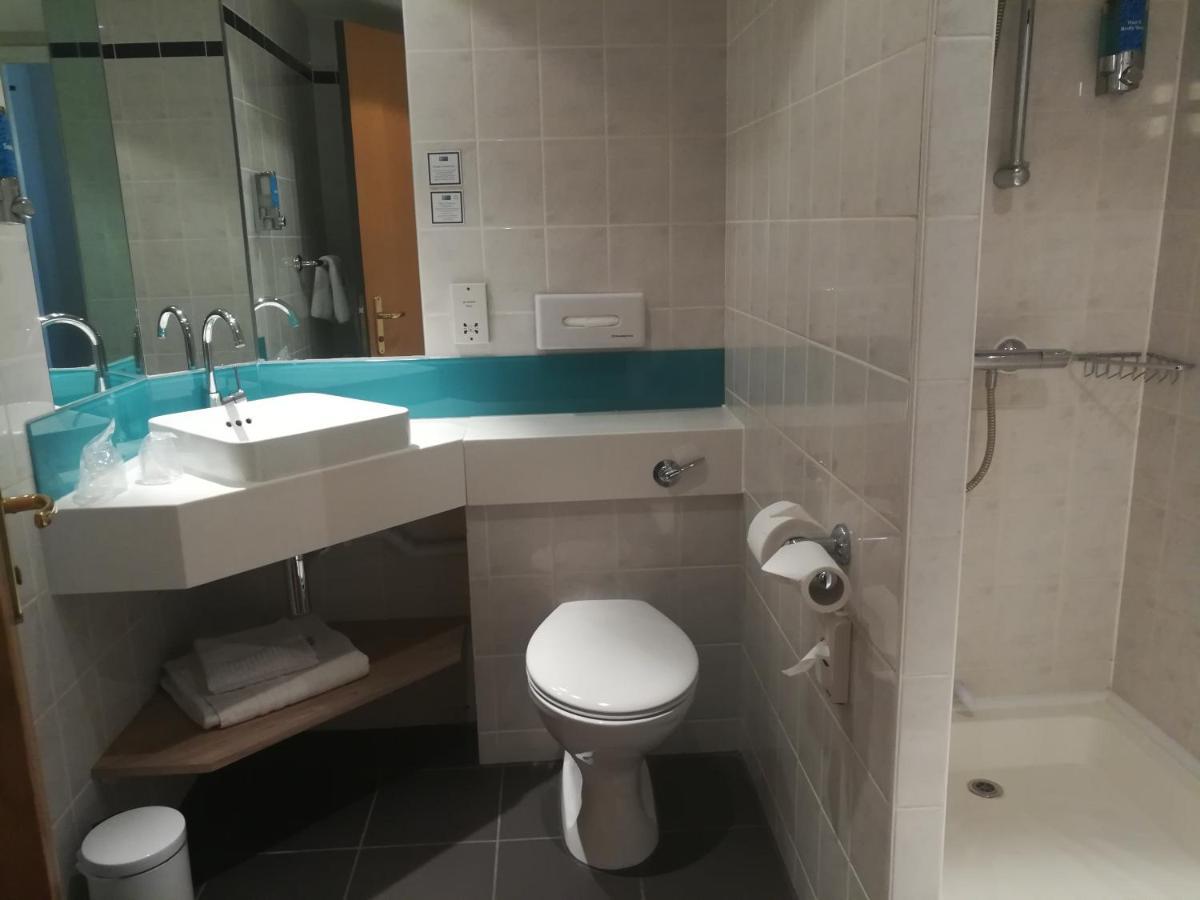 Express By Ihg Hotel 3*
