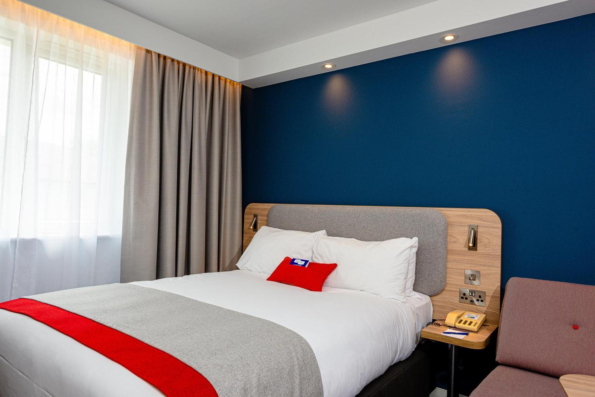 Express By Ihg Hotel