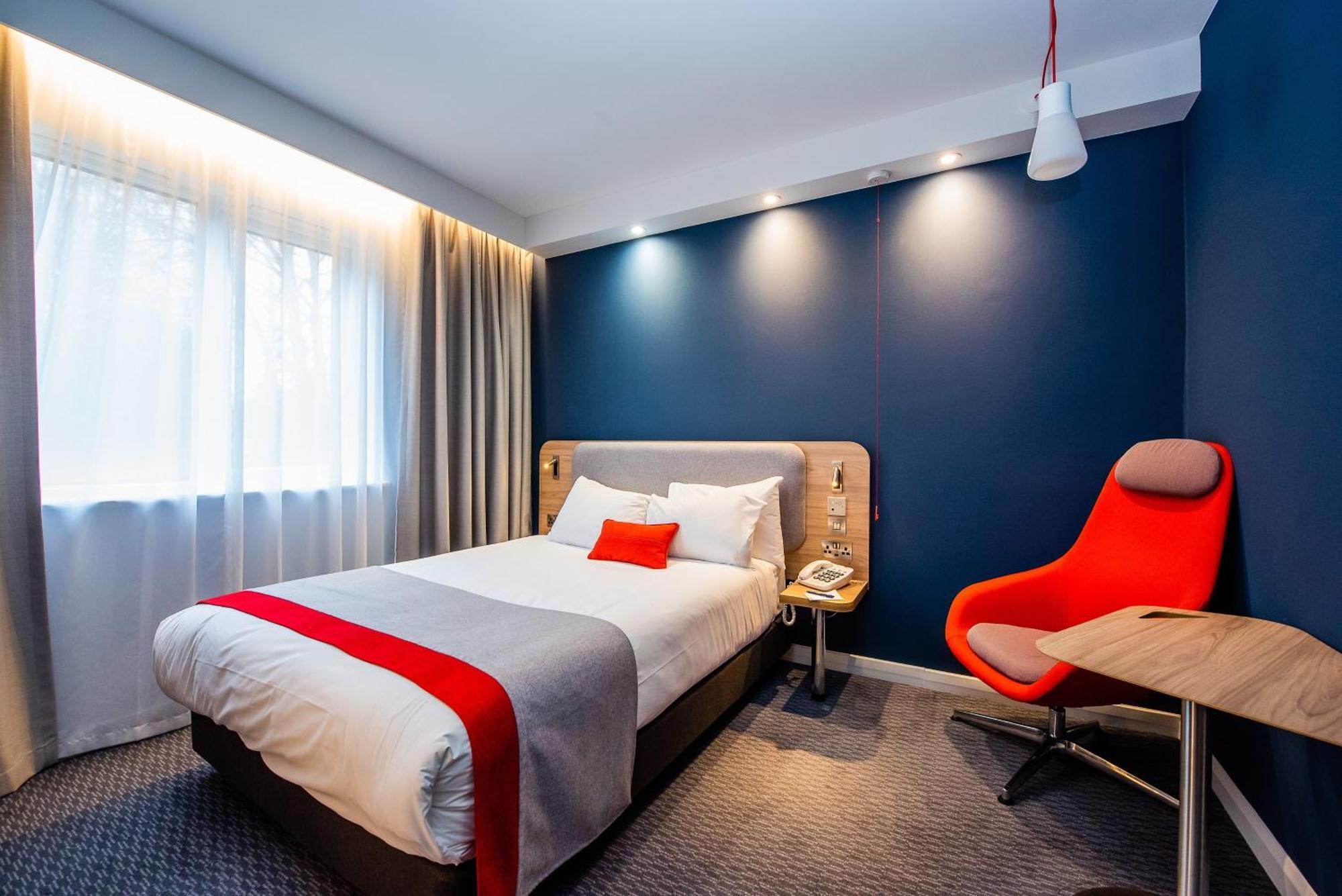 Express By Ihg Hotel 3*